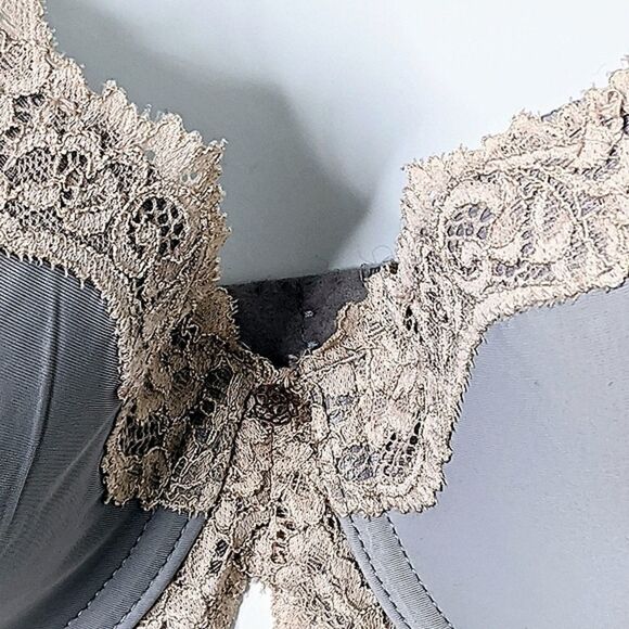 Scarlett Blue Pale Blue Lace Trimmed T-Shirt Bra 34DD - Picture 3 of 7